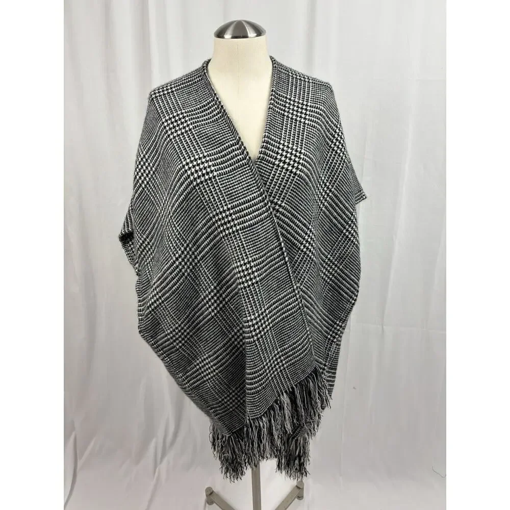 Ann Taylor LOFT Reversible Houndstooth Poncho Size XS/S Black/White Fringe
